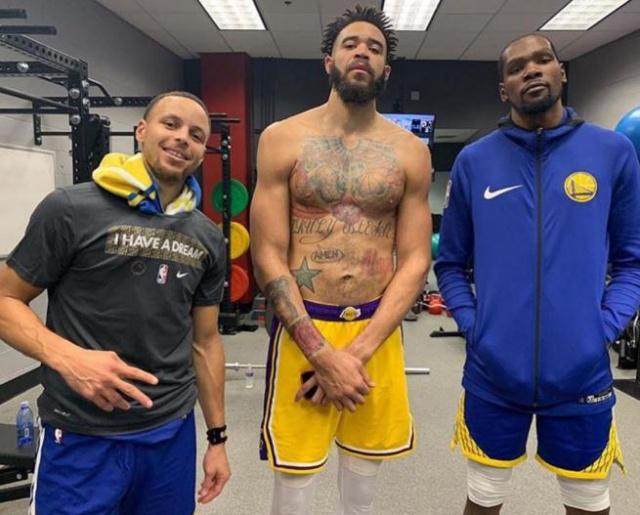 比分僵持 比分僵持